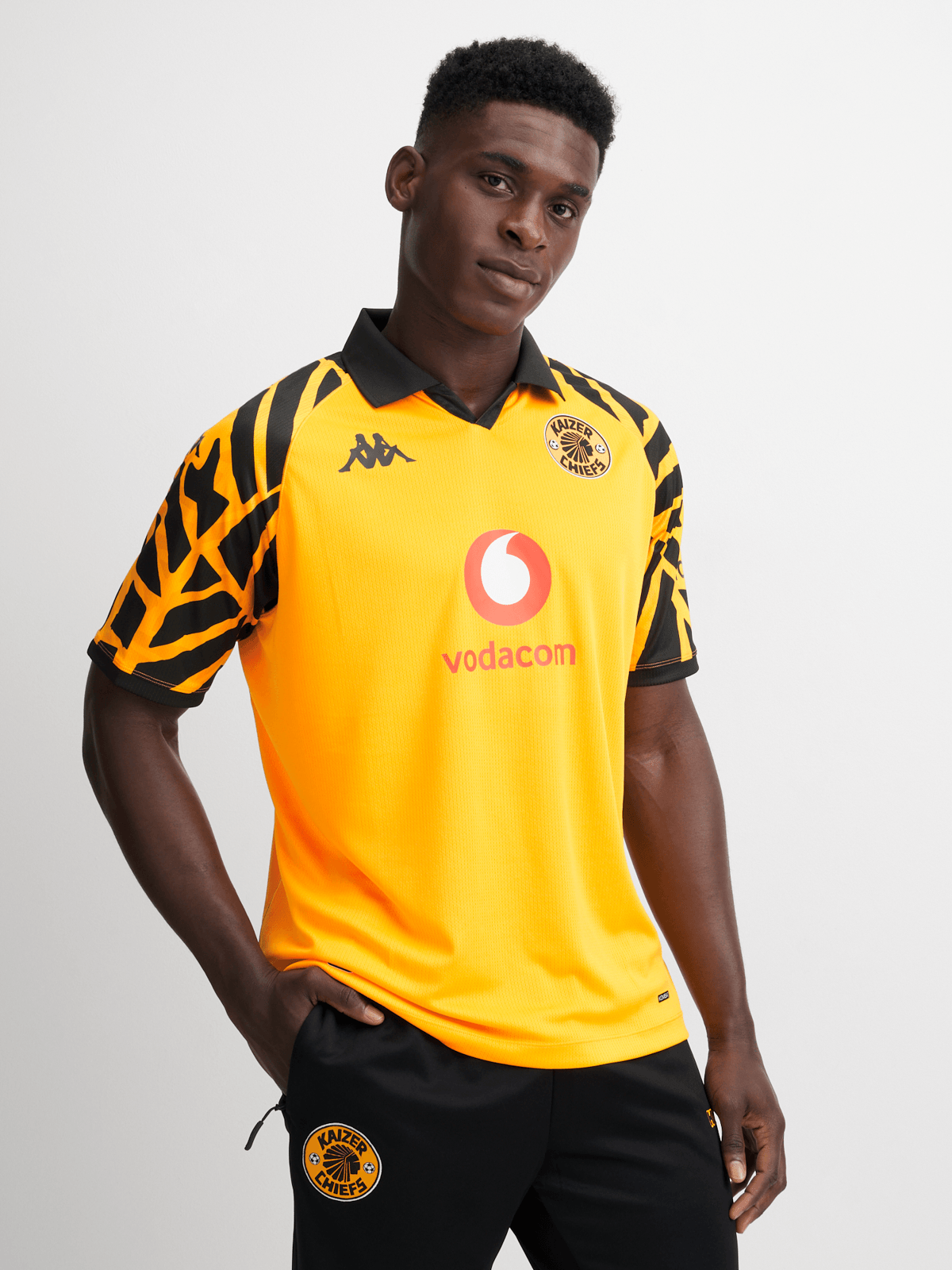 Kappa Men's Kaizer Chiefs 25/26 Home Yellow Stadium Jersey Official Fan Gear