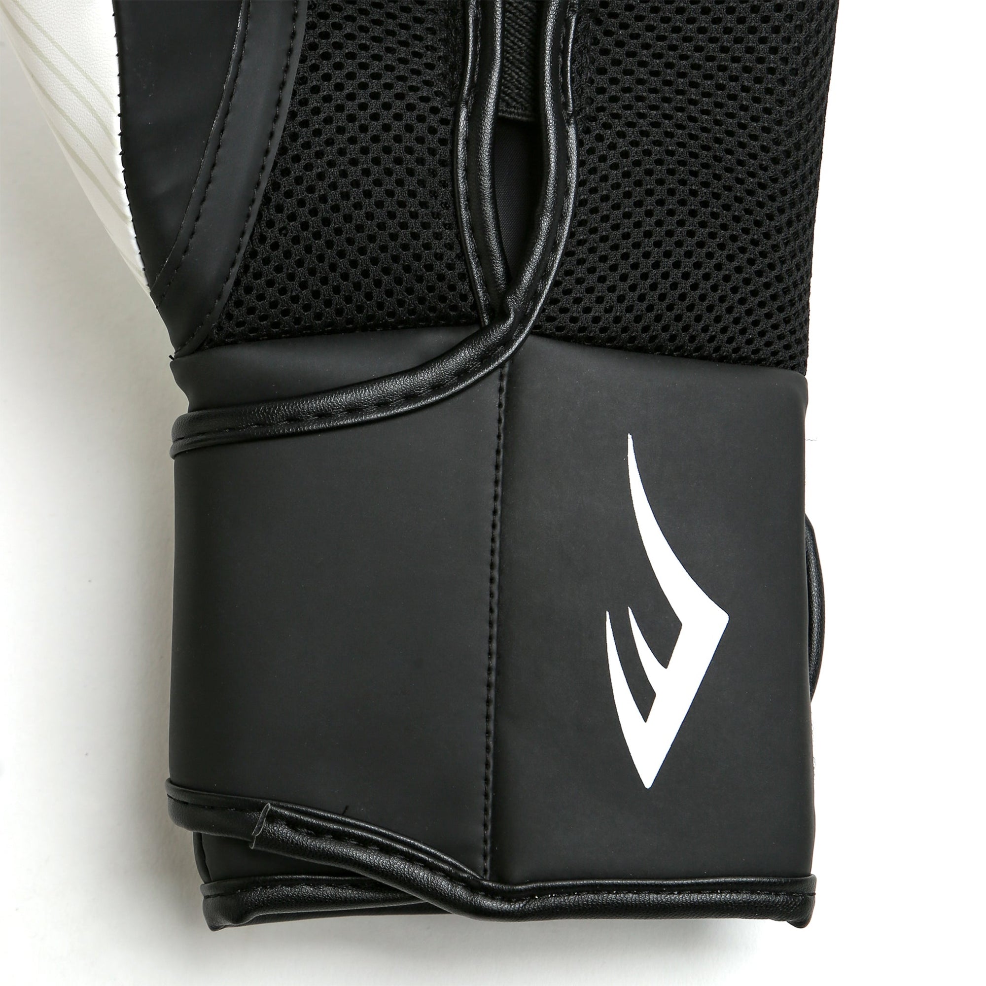 SPARK TRAINING GLOVES - WHITE GEO STRUCTURE